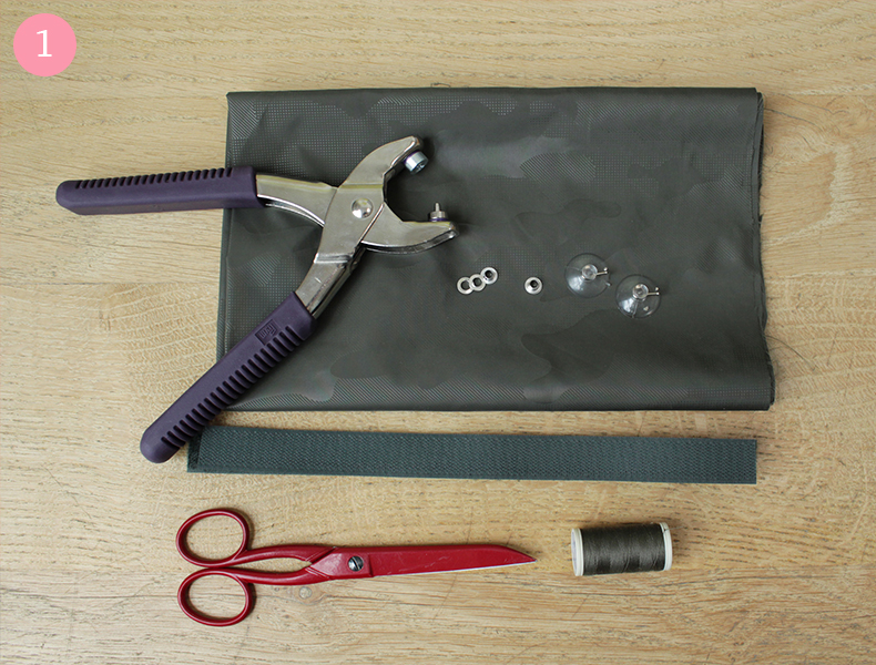 DIY bavoir a barbe etape 1