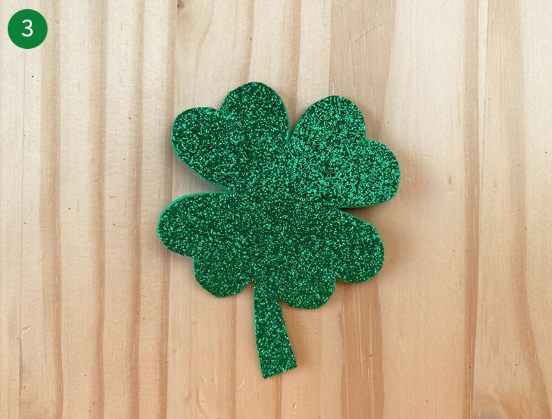 Tuto broche : Découpe du trèfle broche saint patrick