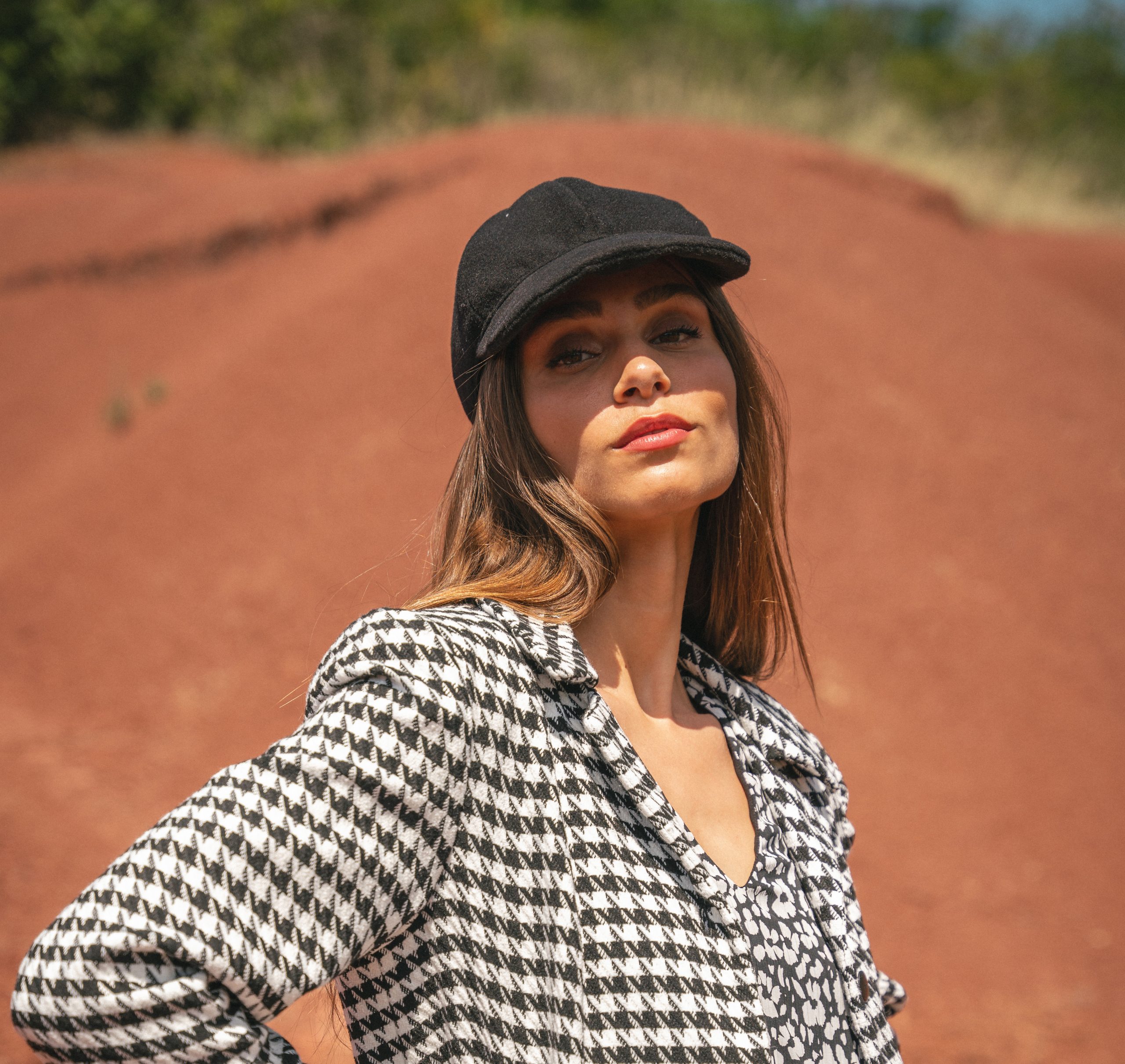photo d'une femme portant une casquette