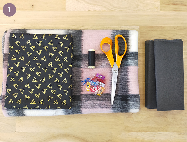 matériel nécessaire tuto chapeau de sorcière