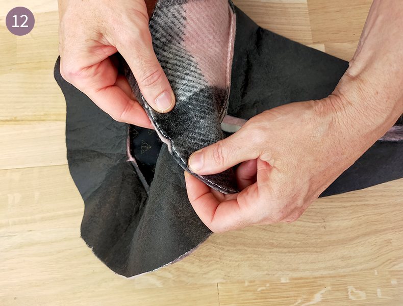 assemblage du chapeau de sorcière tuto