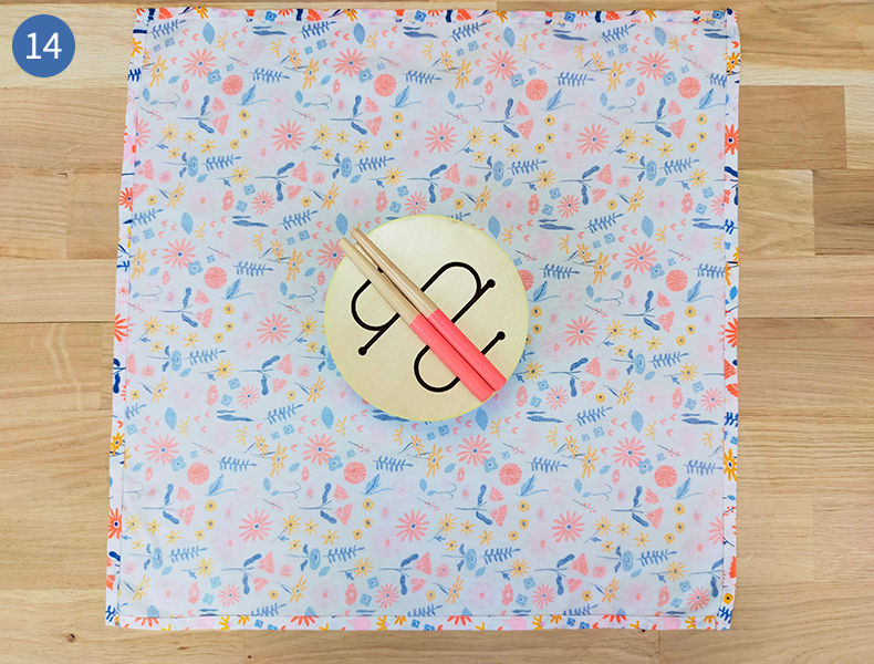 tuto furoshiki : emballer un cadeau rond