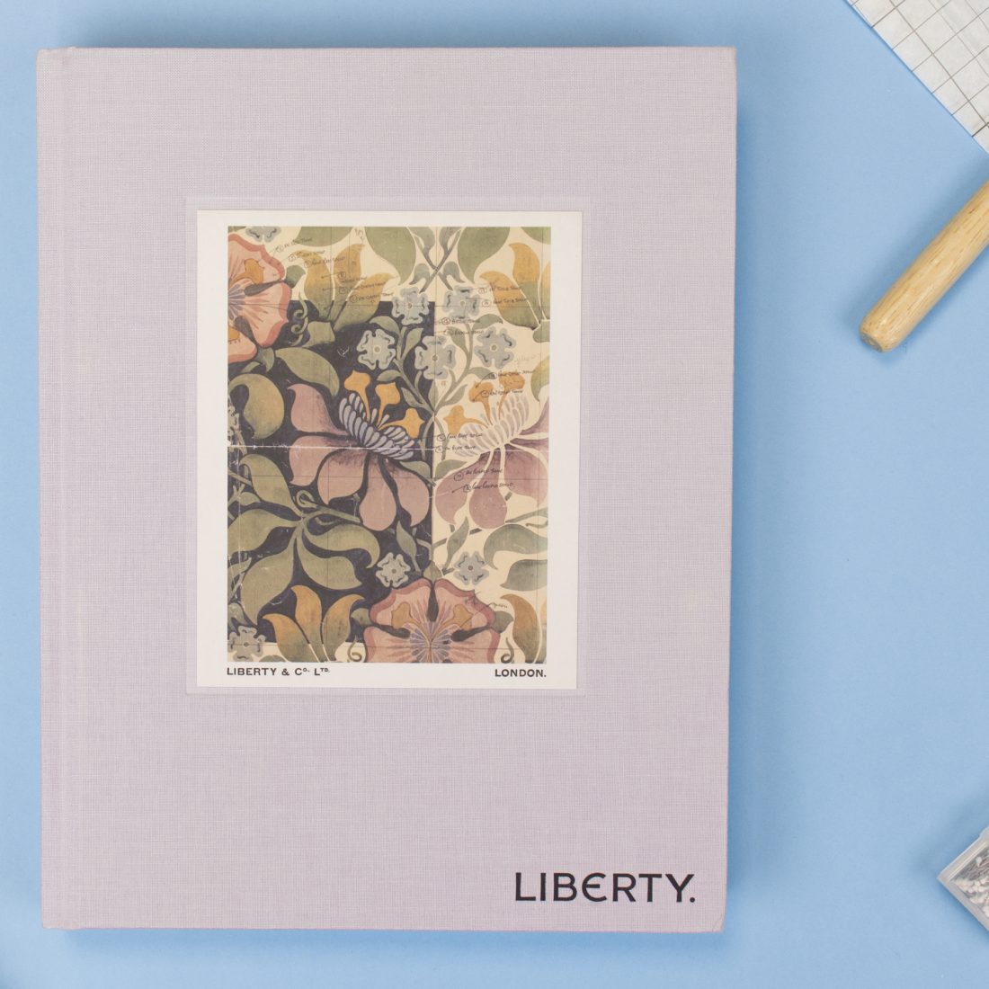 Livre The Archivist Edit Liberty