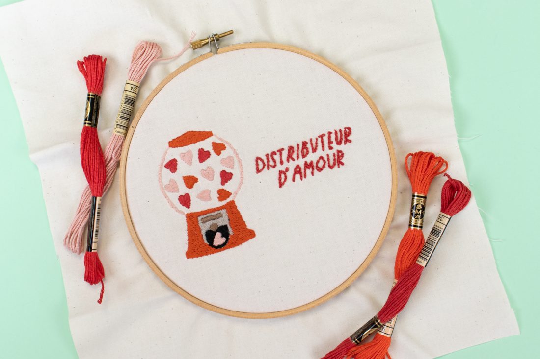 Jolie broderie Distributeur d'amour pour la St Valentin - patron gratuit
