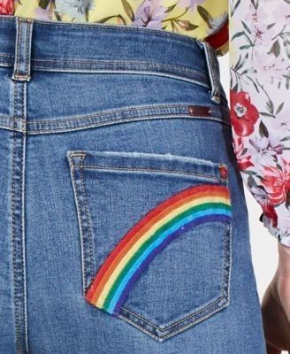 broderie pour cacher un trou arc-en ciel