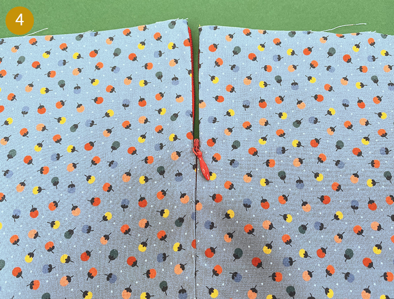 Étape 4 de la pose d'une fermeture invisible