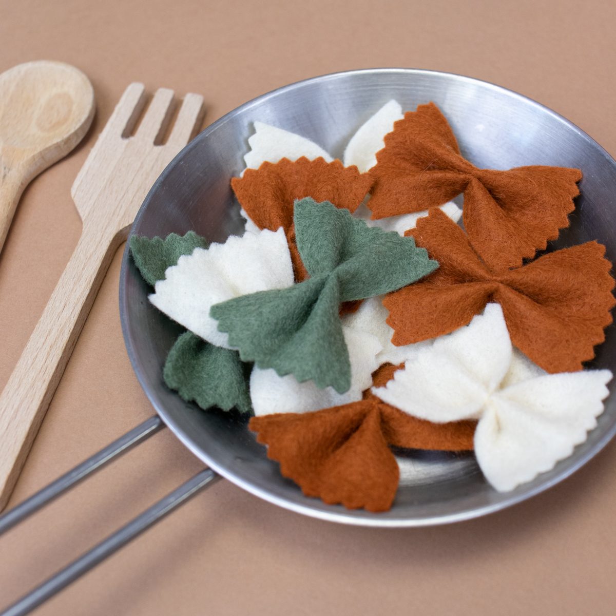 Tuto dinette en feutrine : pates et raviolis