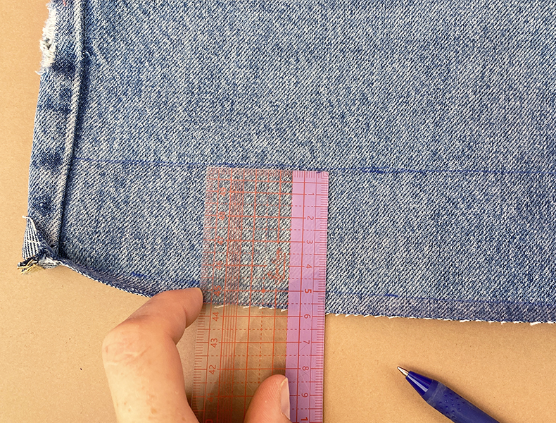 Couper un jean en short