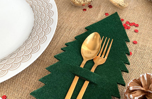 tuto porte couverts de noel en feutrine