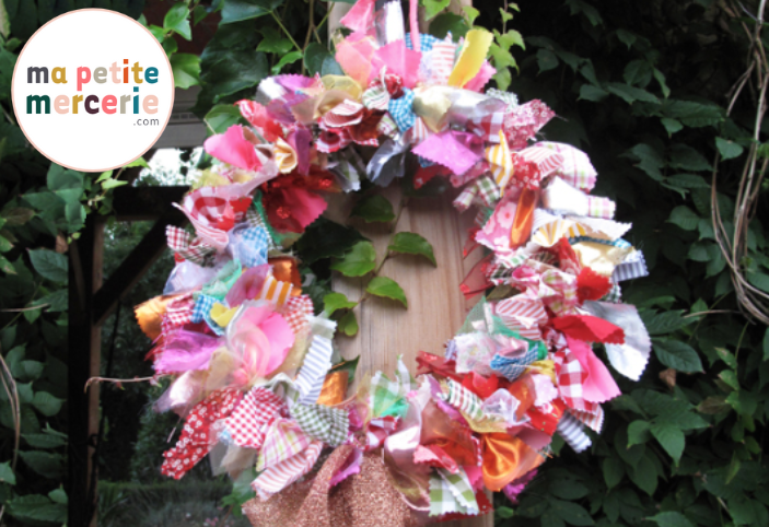 couronne de noel en chutes de tissus